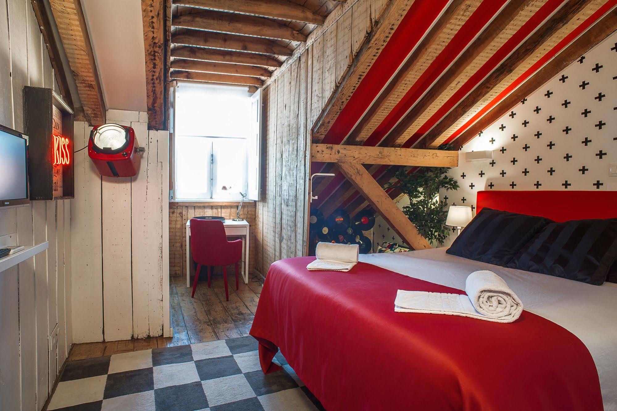 No Limit Bairro Alto Hostel Lisboa Екстериор снимка