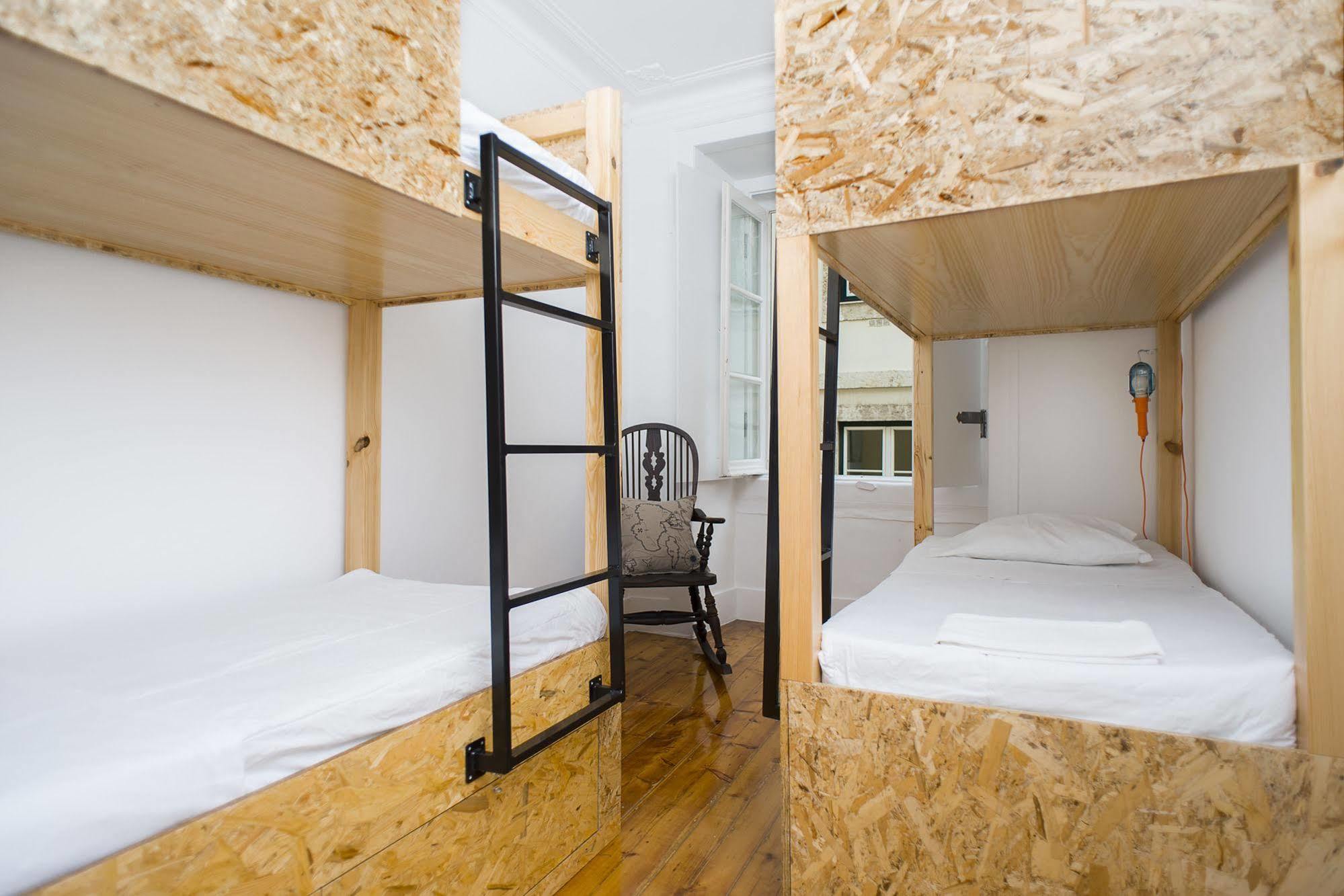 No Limit Bairro Alto Hostel Lisboa Екстериор снимка